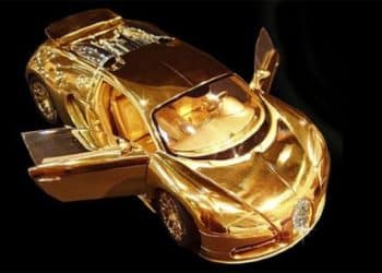 Играчка копие на суперавтомобила Bugatti от чисто злато!