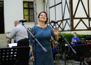 Лятно турне на музикалното „Пътешествие из Средиземноморието“ с именити певци и гост от Гърция