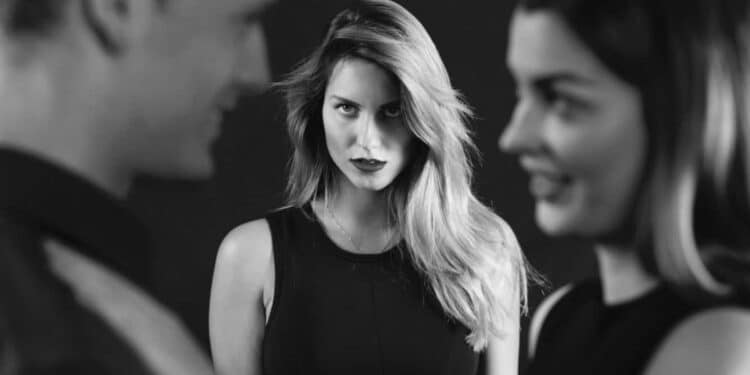 ТЕСТ: Ревнива ли сте? 1 ТЕСТ: Ревнива ли сте?