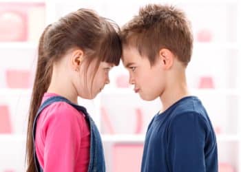 Съперничество в семейството между доведени деца