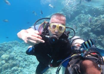 PR специалистът Атанас Лазаров говори за гмуркането си в Червено море и най –вълнуващите моменти на 2021 г.