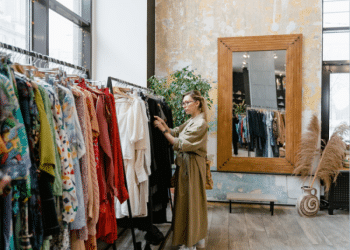 Как правилно да съхранявате дрехите си