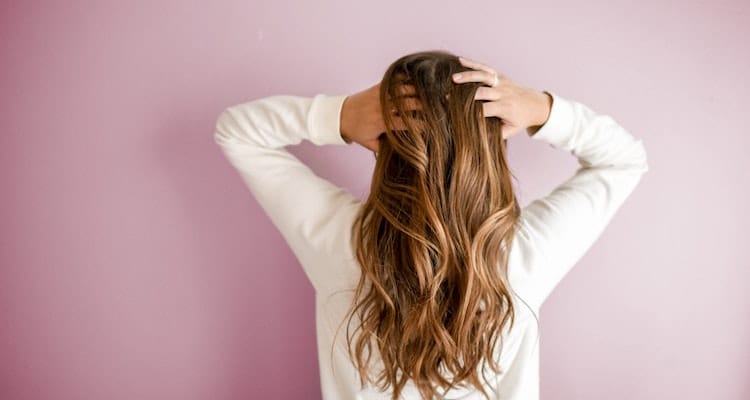 Как да предотвратите наелектиризането на косата?