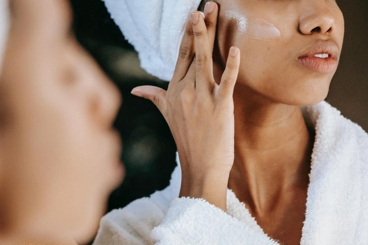 7 стъпки за подобряване на склонната към акне кожа